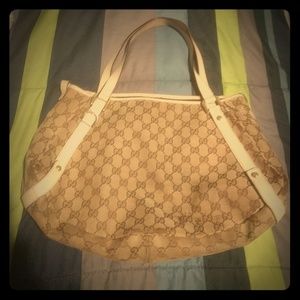 Women's Gucci purse